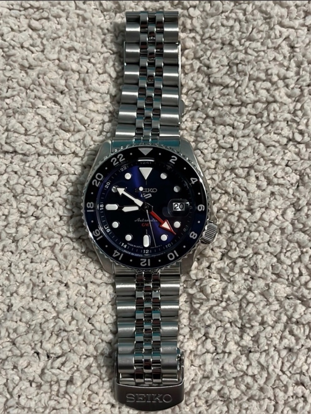 Seiko 5 Sports Automatic GMT Watch w/ Blue Dial - Picture 5 of 8